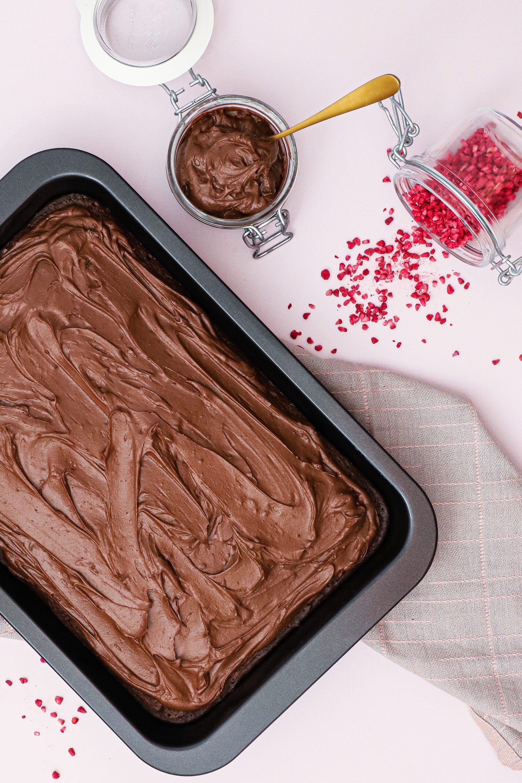 Chokoladekage med frosting - Opskrift med chokolade frosting