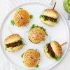 Vegetar sliders - Opskrift på sliders med vegetarbøf og ærtehummus