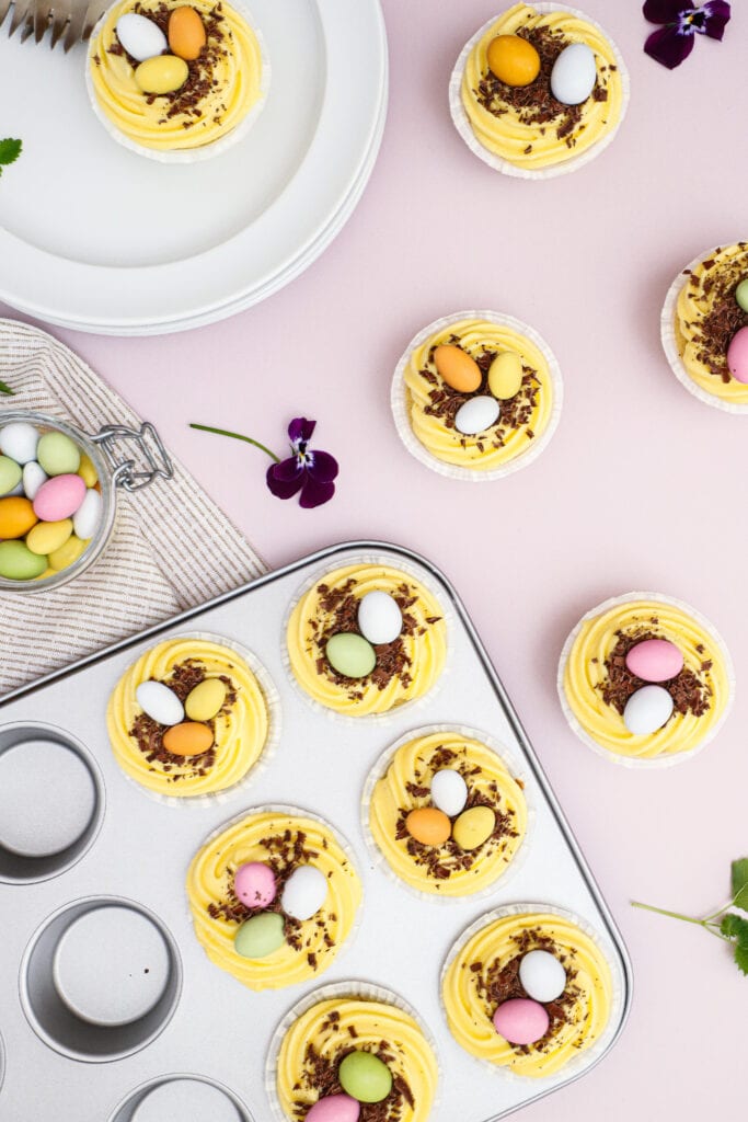 Påskemuffins - Opskrift på citronmuffins med marcipan