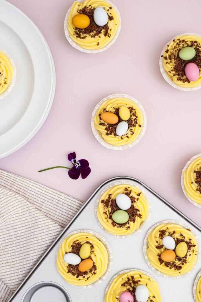 Påskemuffins - Opskrift på citronmuffins med marcipan