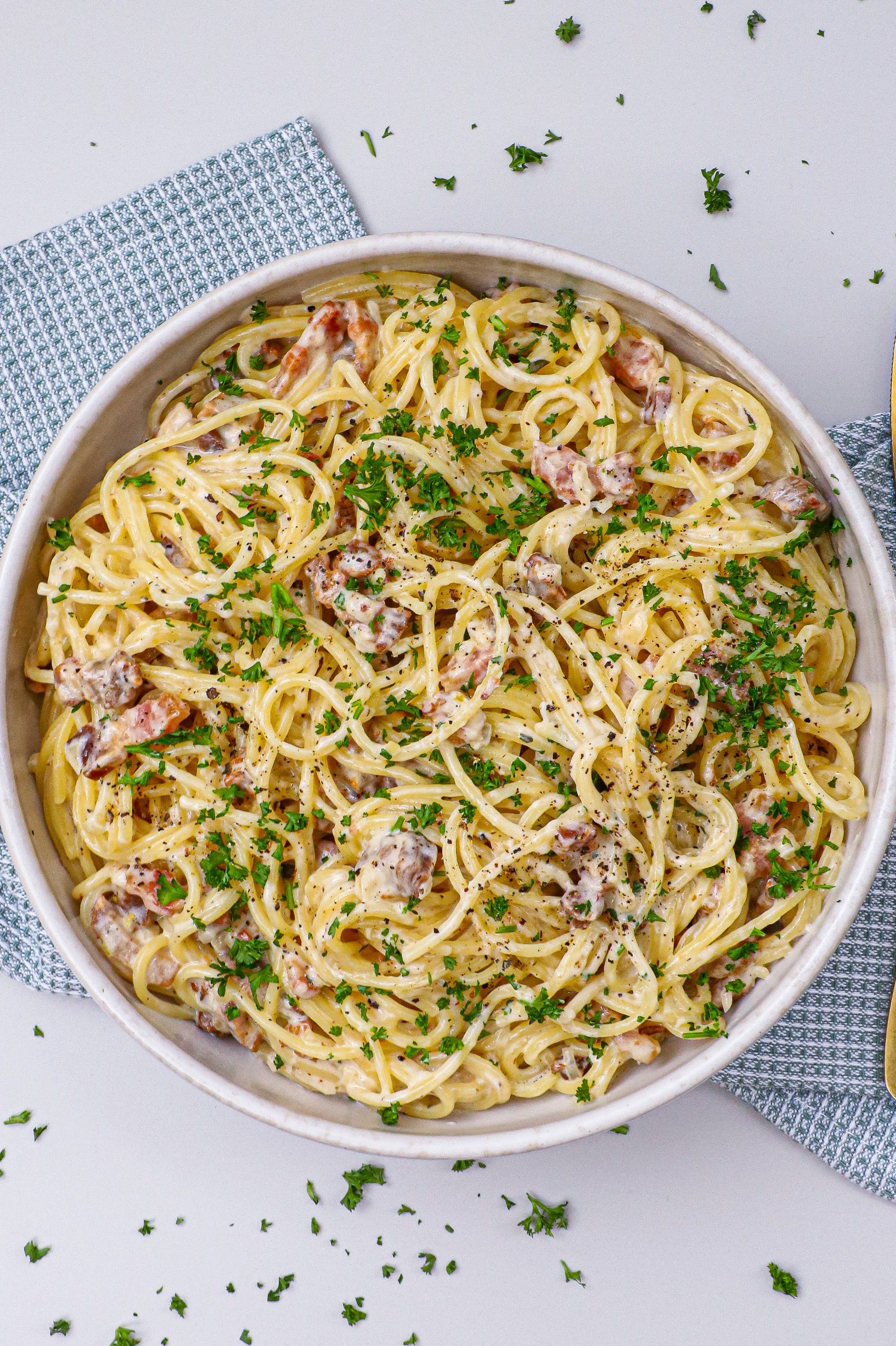 Cremet pasta med bacon og mascarpone - Opskrift a la carbonara