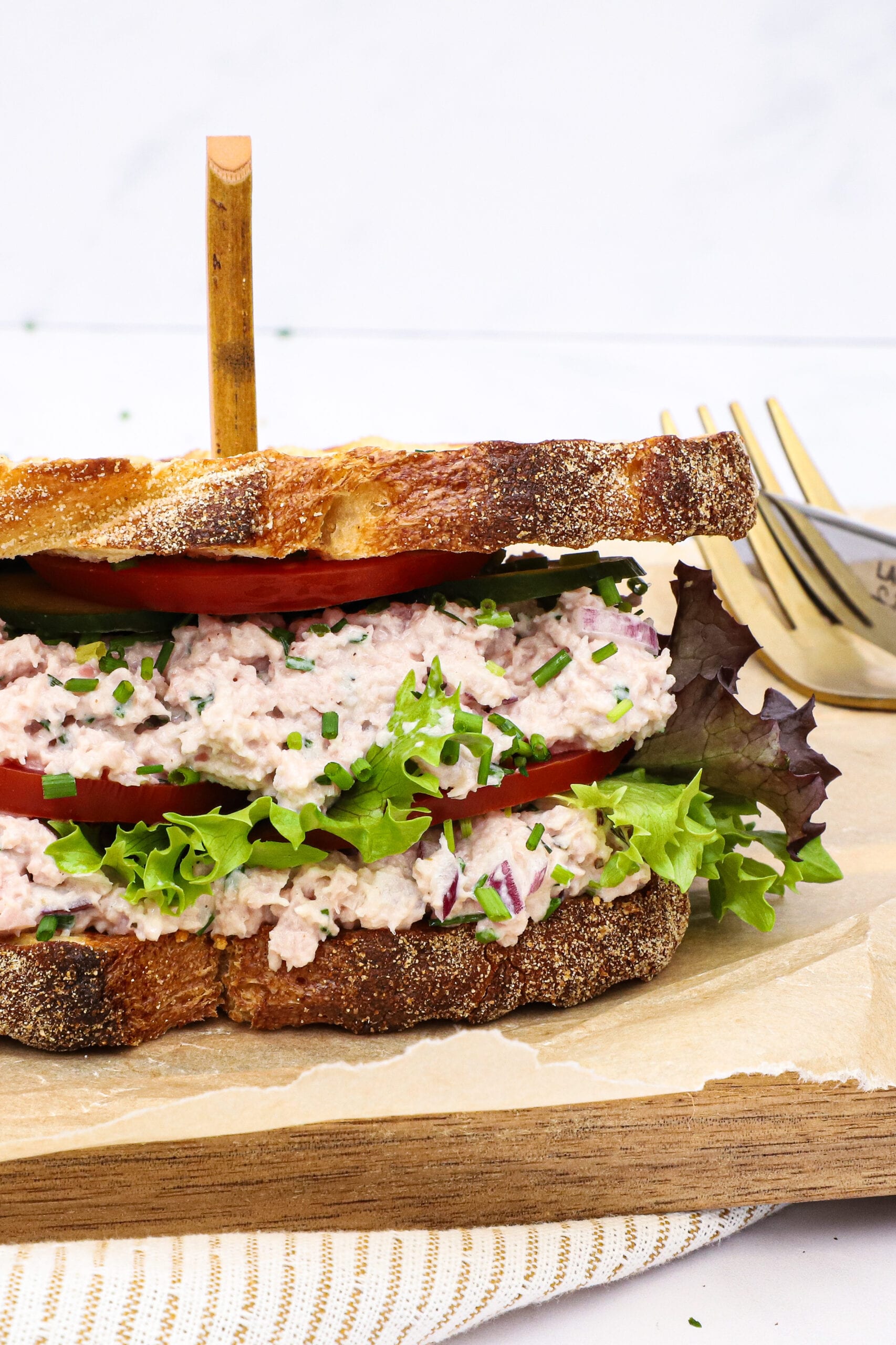 Sandwich med skinkesalat - Opskrift på skinkesalat sandwich
