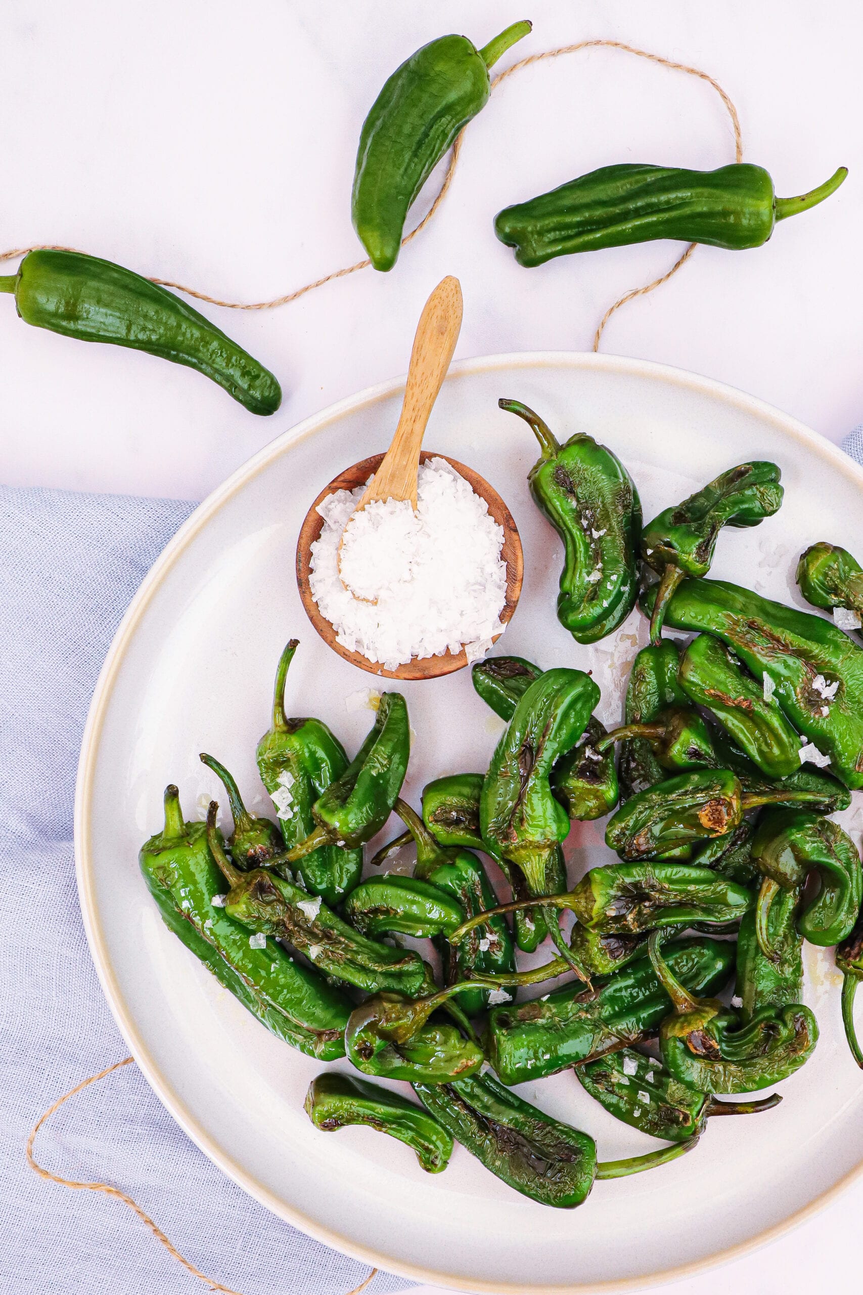 Stegte padron peber - Opskrift på Pimiento de Padrón