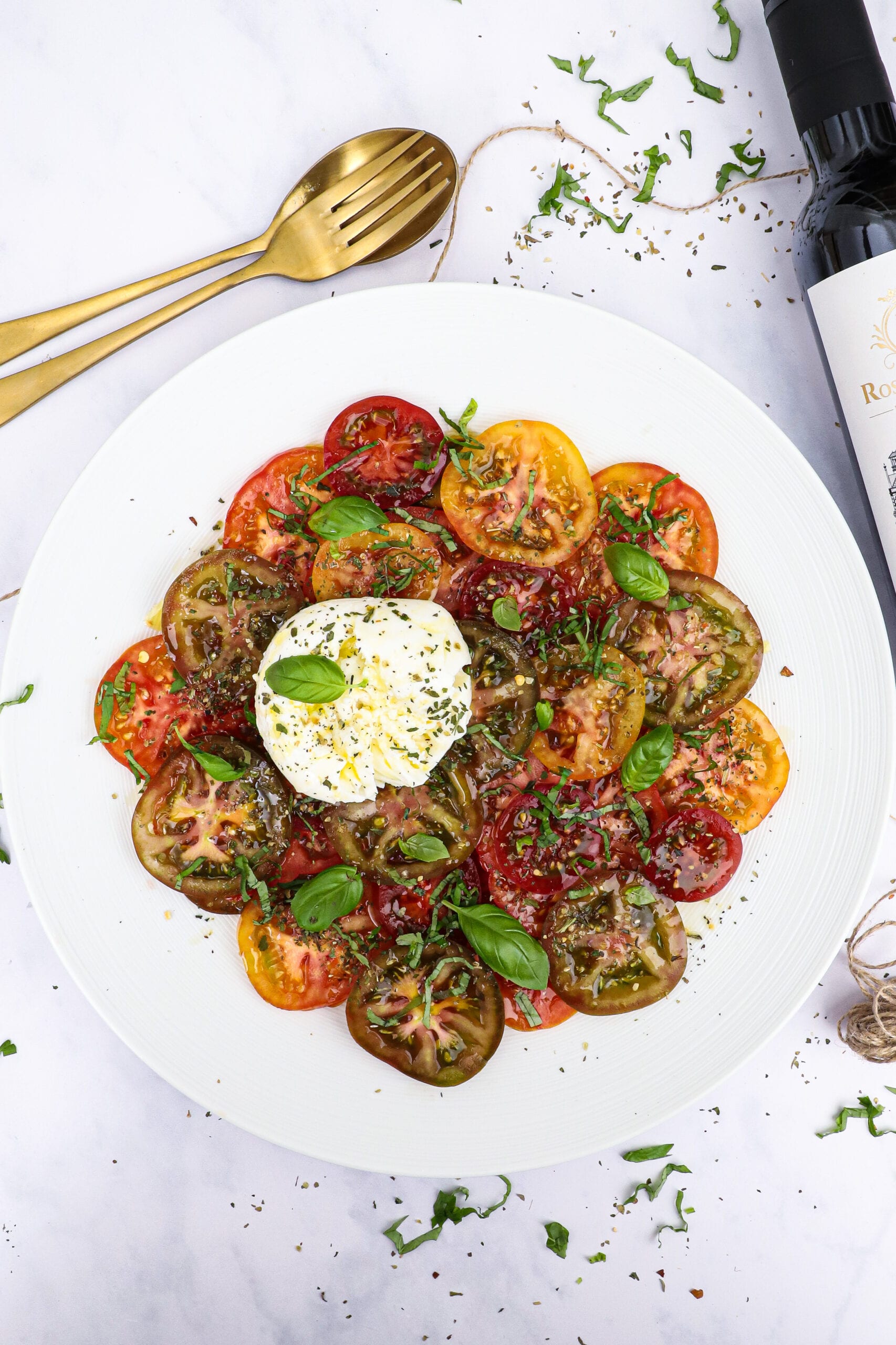 Tomatsalat - Opskrift på nem tomat salat med mozzarella