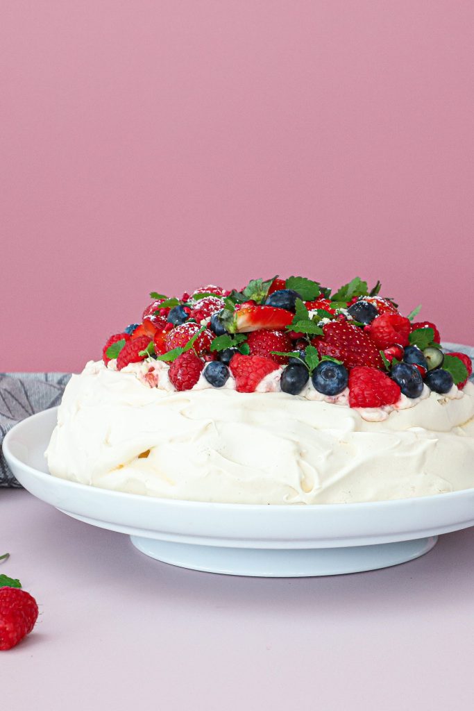 Pavlova med flødeskum