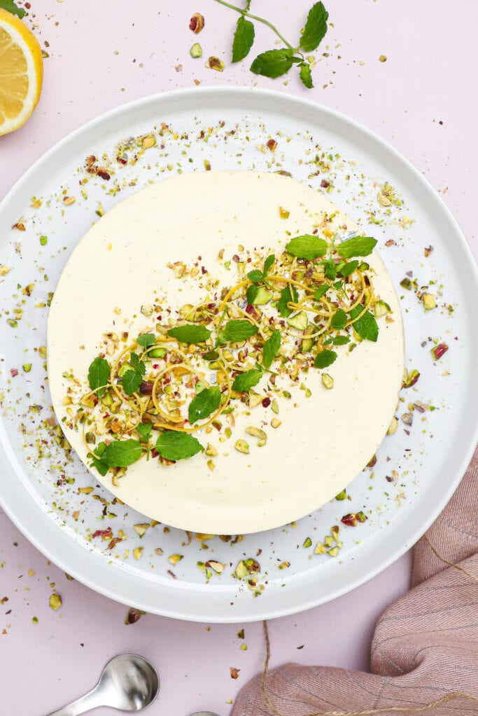 Cheesecake med citron og hyldeblomst - Opskrift på citron cheesecake
