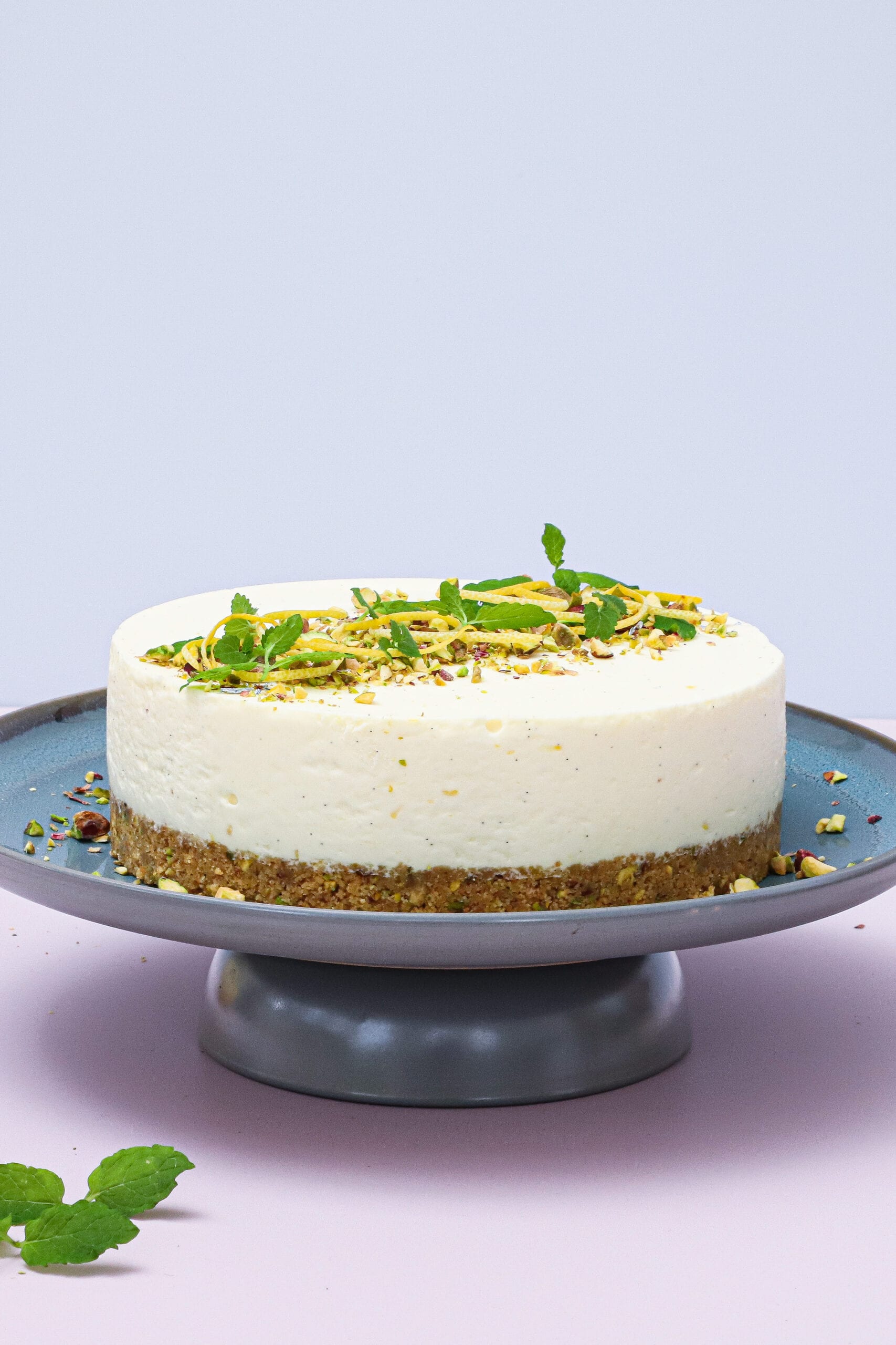 Cheesecake med citron og hyldeblomst - Opskrift på citron cheesecake