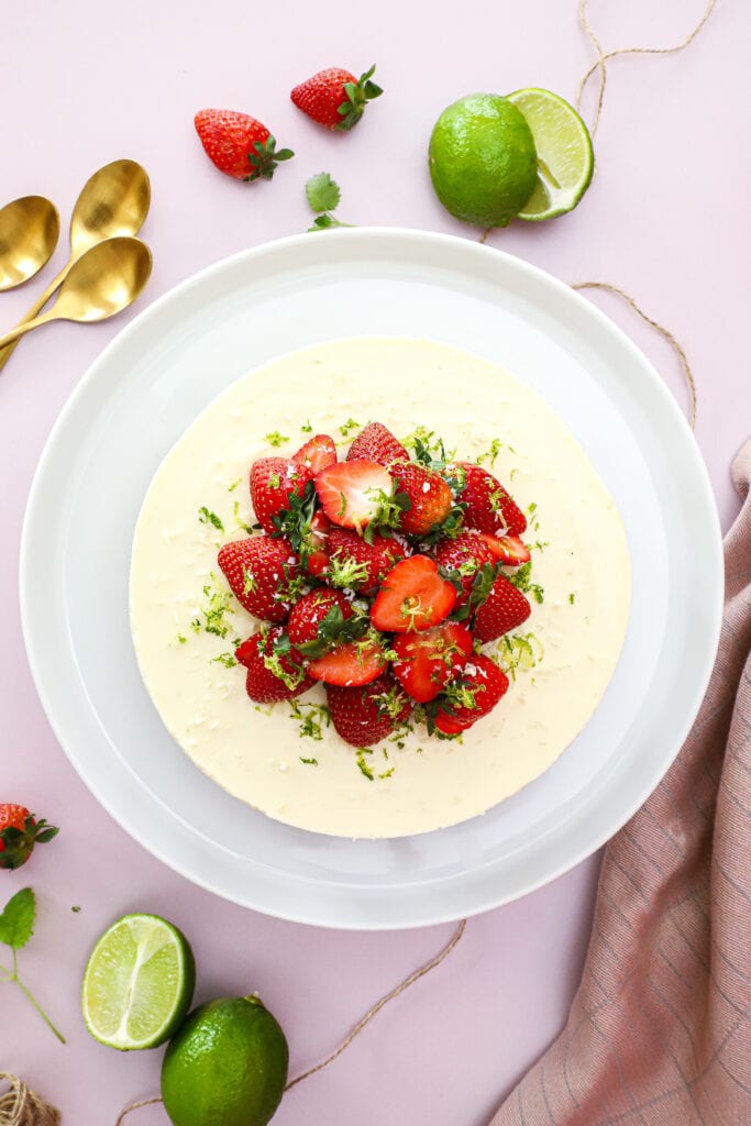 Lime cheesecake - Opskrift på cheesecake med lime og jordbær