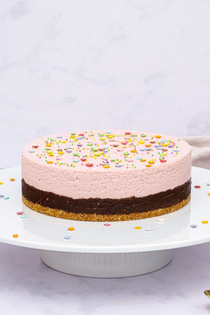 Studenterbrøds cheesecake - Opskrift på cheesecake a la studenterbrød
