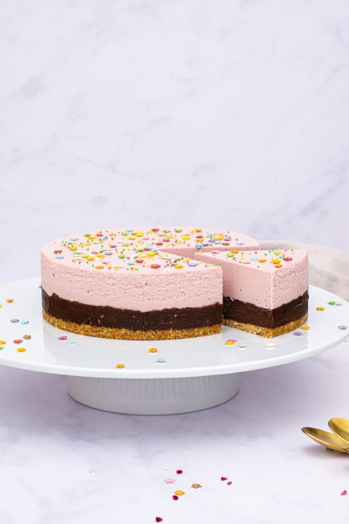 Studenterbrøds cheesecake - Opskrift på cheesecake a la studenterbrød