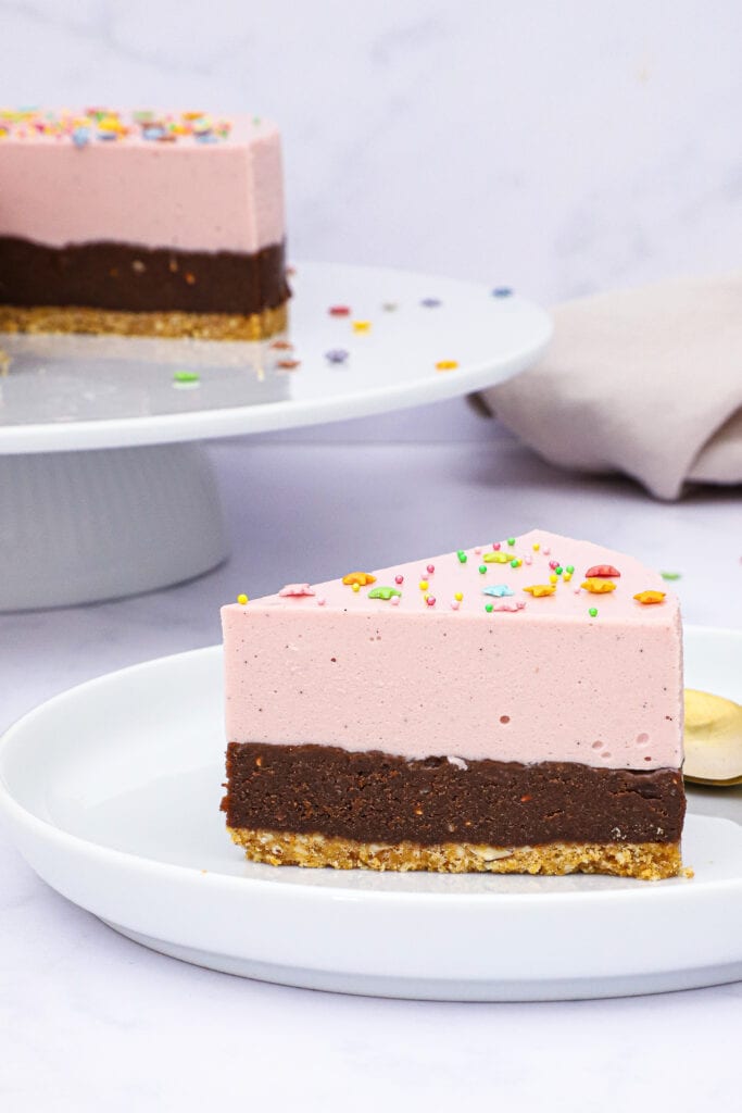 Studenterbrøds cheesecake - Opskrift på cheesecake a la studenterbrød