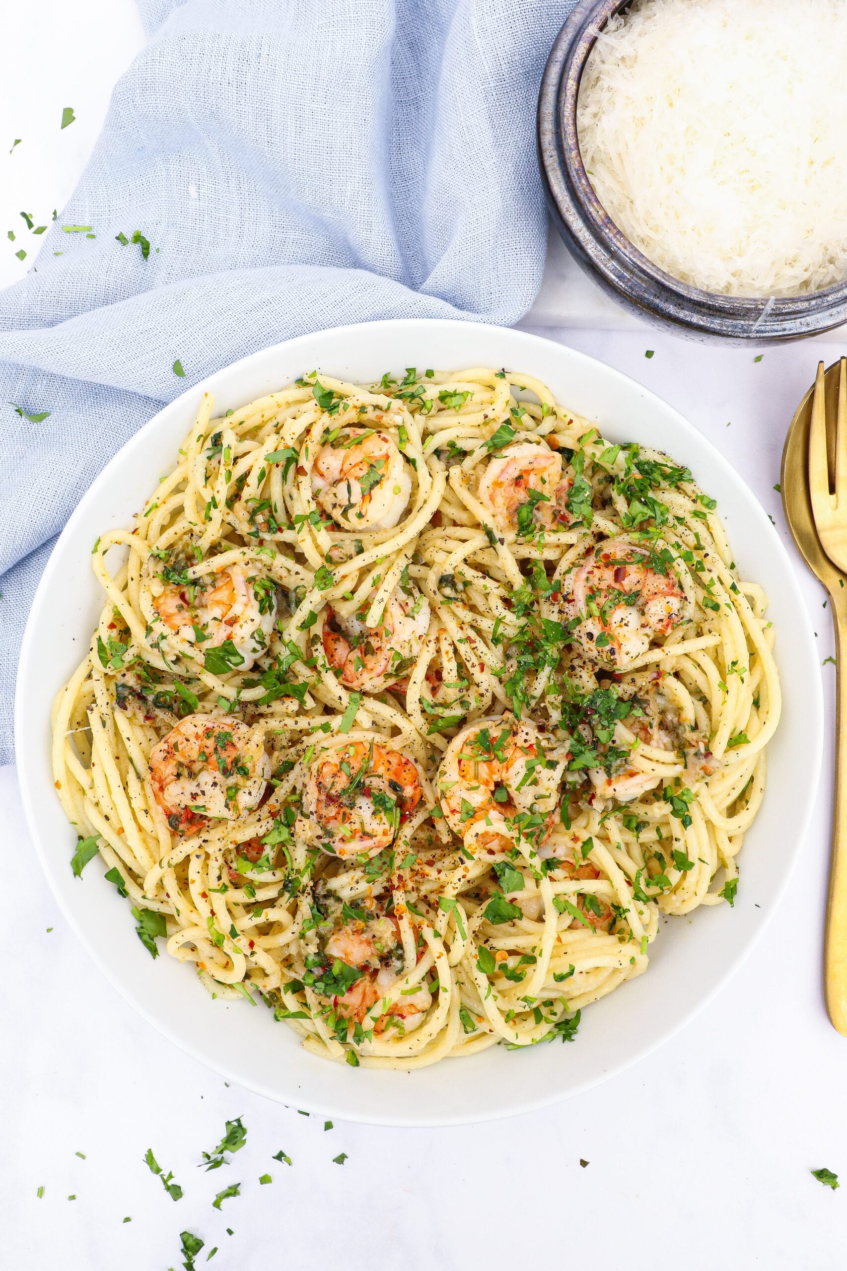 Pasta med hvidløgsrejer - Opskrift på pasta med rejer og hvidløg