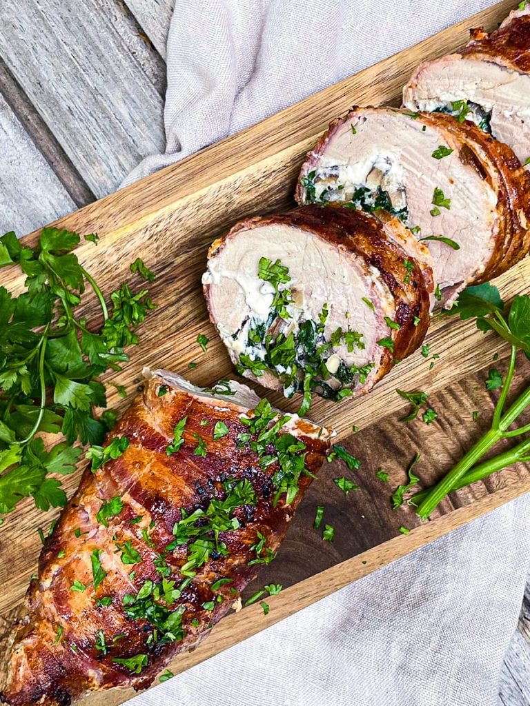 Opskrift på fyldt svinemørbrad med svampe, spinat og ricotta