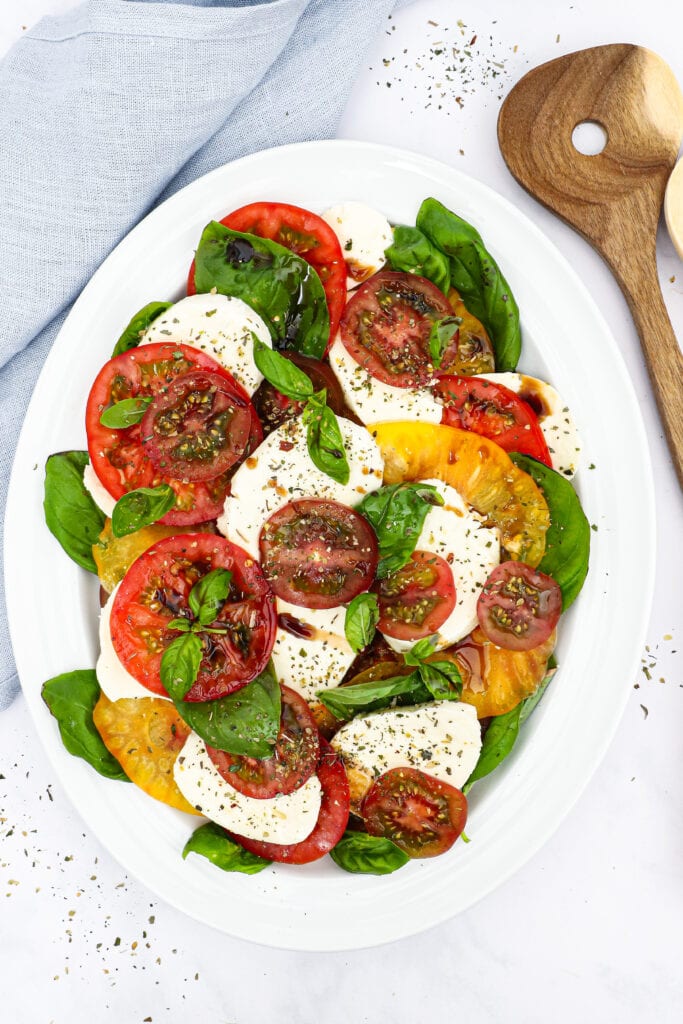 Caprese salat - Opskrift på salat med tomat og mozzarella