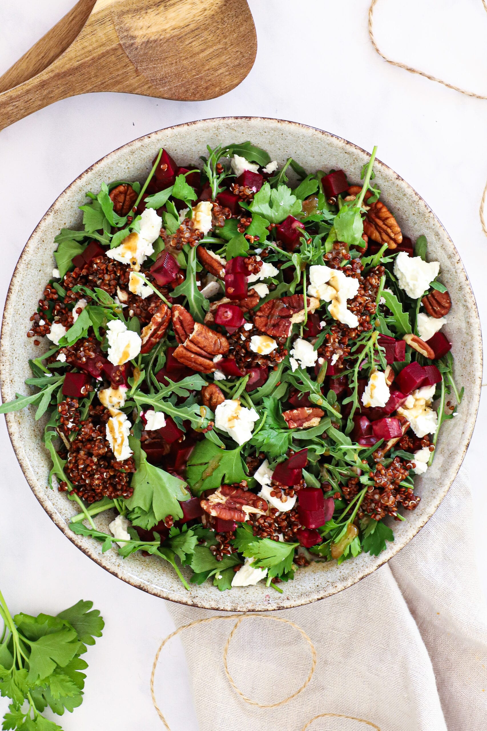Rødbedesalat - Opskrift på salat med rødbede, quinoa og feta
