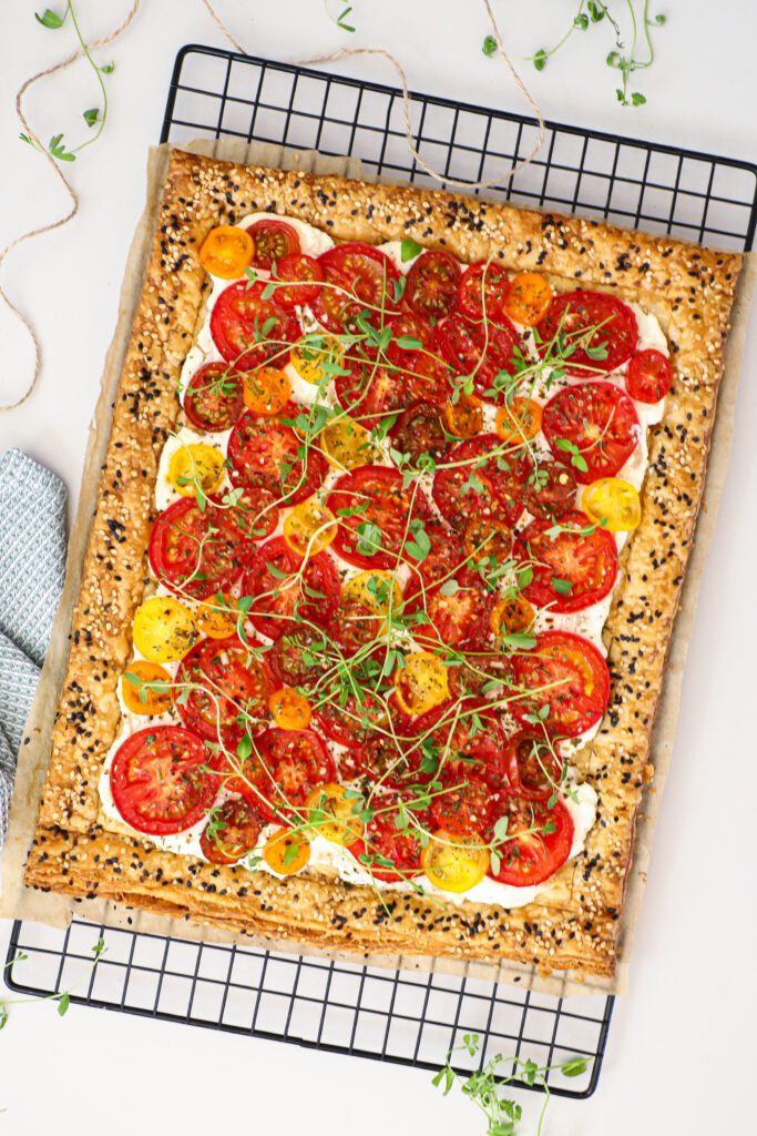 Butterdejstærte med tomat - Opskrift på tomattærte med ricotta/feta creme