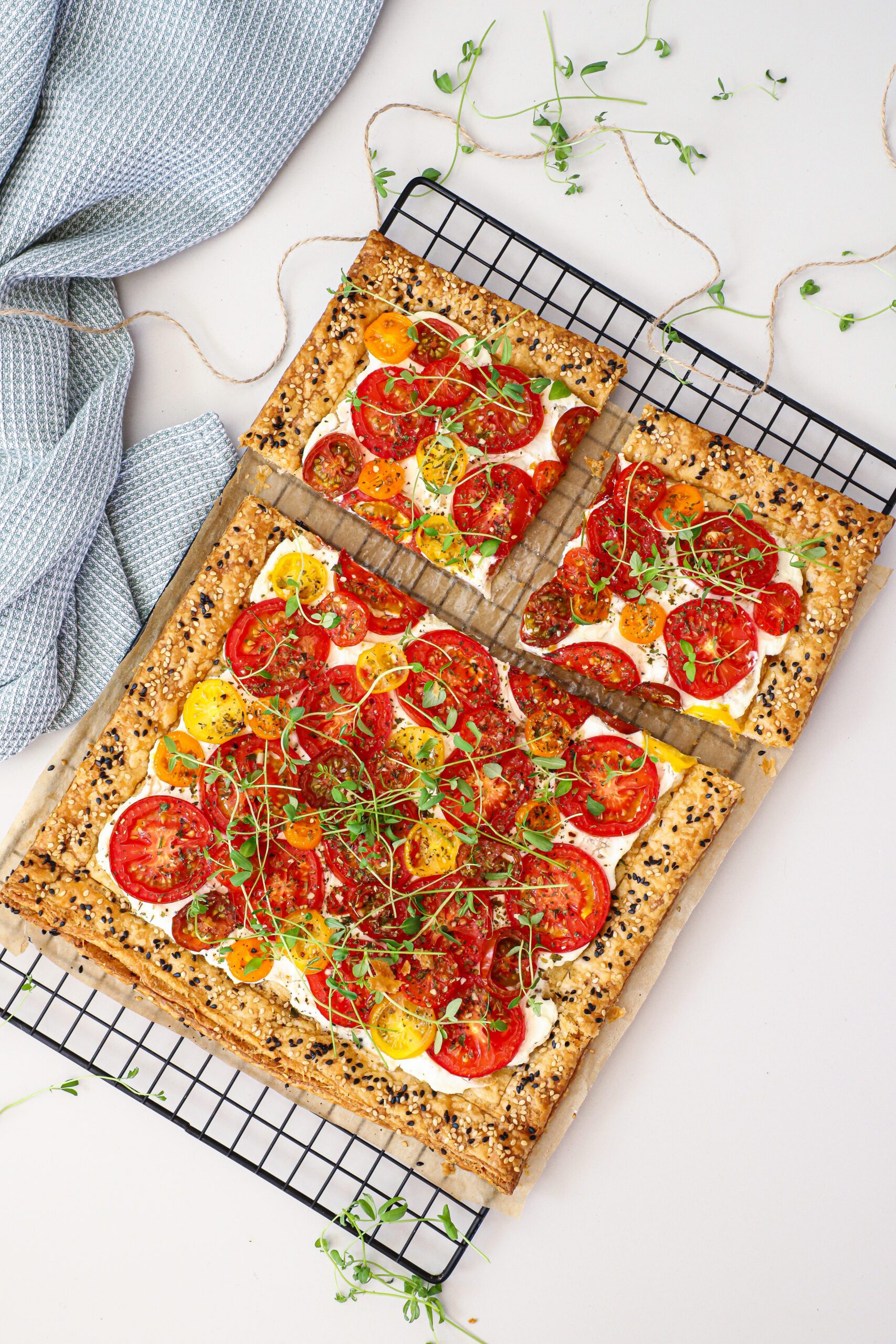 Butterdejstærte med tomat - Opskrift på tomattærte med ricotta/feta creme