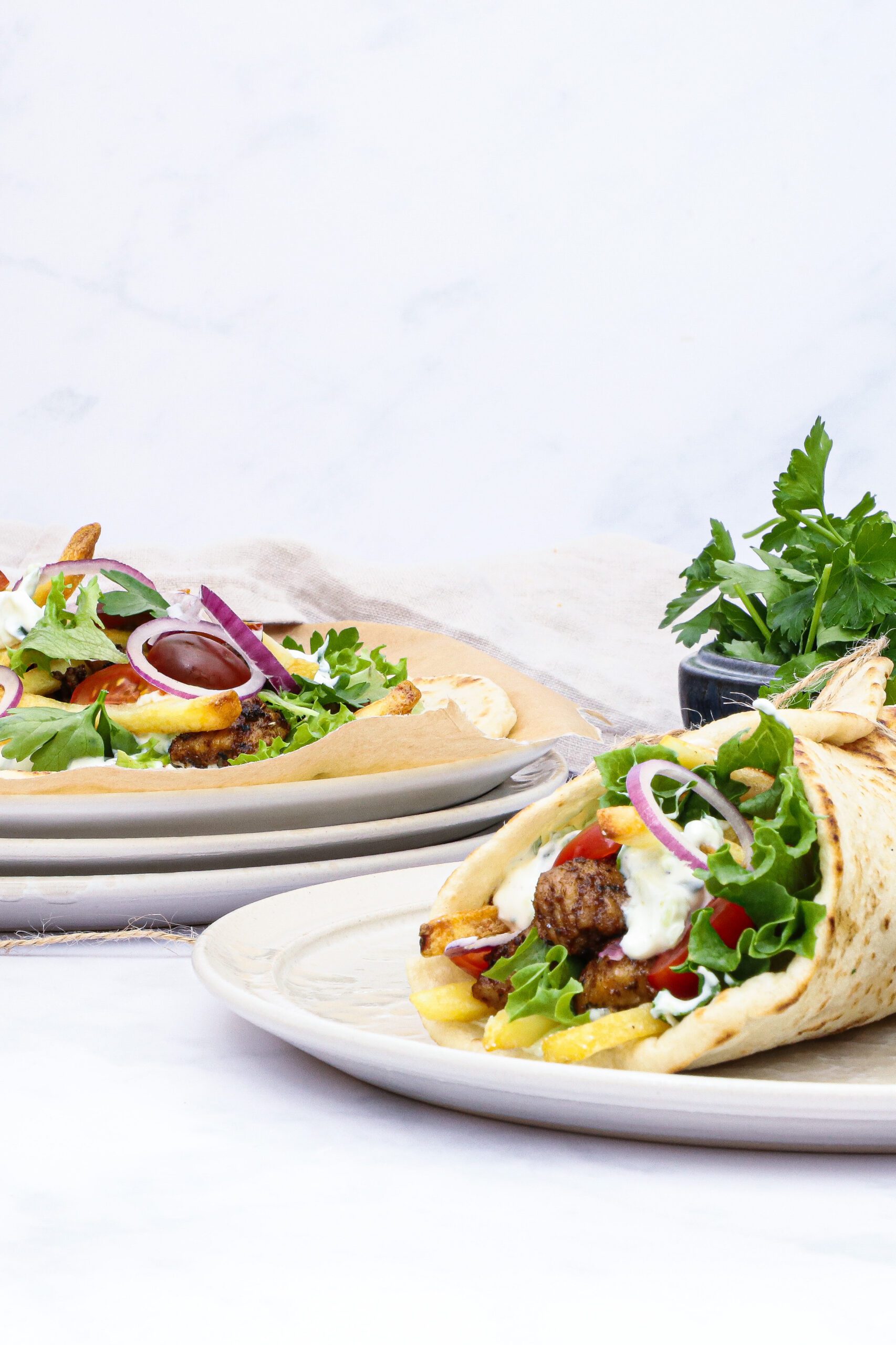 Græsk gyros med svinekød - Opskrift på græsk gyros pita