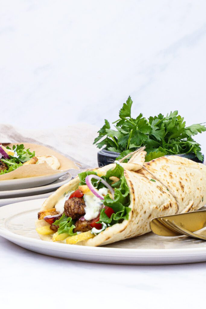 Græsk gyros med svinekød - Opskrift på græsk gyros pita