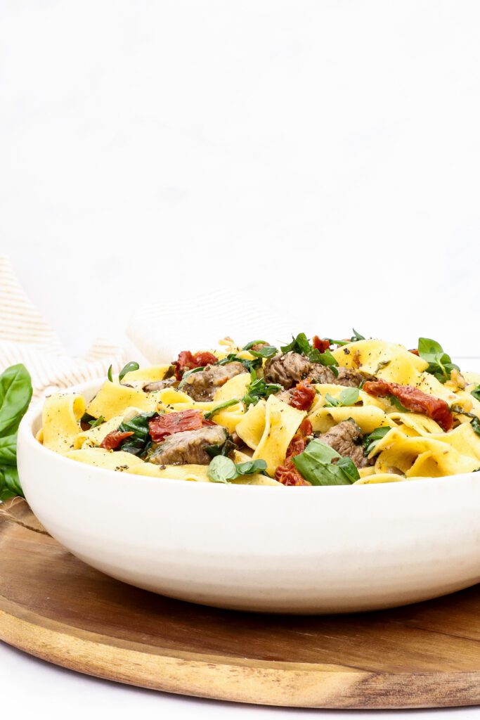Pasta med oksemørbrad - Opskrift på nem pasta med oksemørbrad