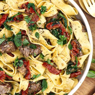 Pasta med oksemørbrad - Opskrift på nem pasta med oksemørbrad