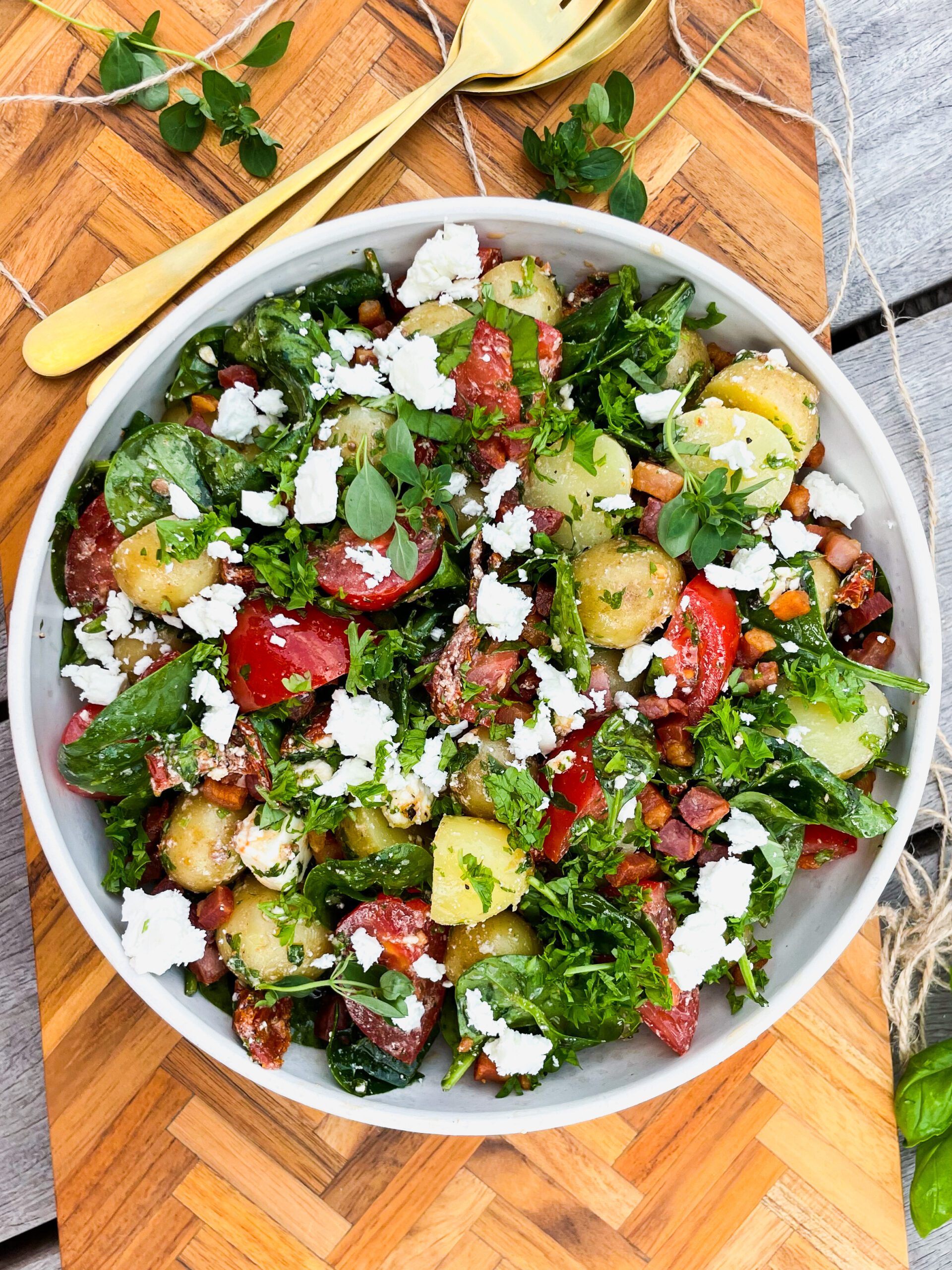 Kartoffelsalat - Opskrift med panchetta, tomat og feta