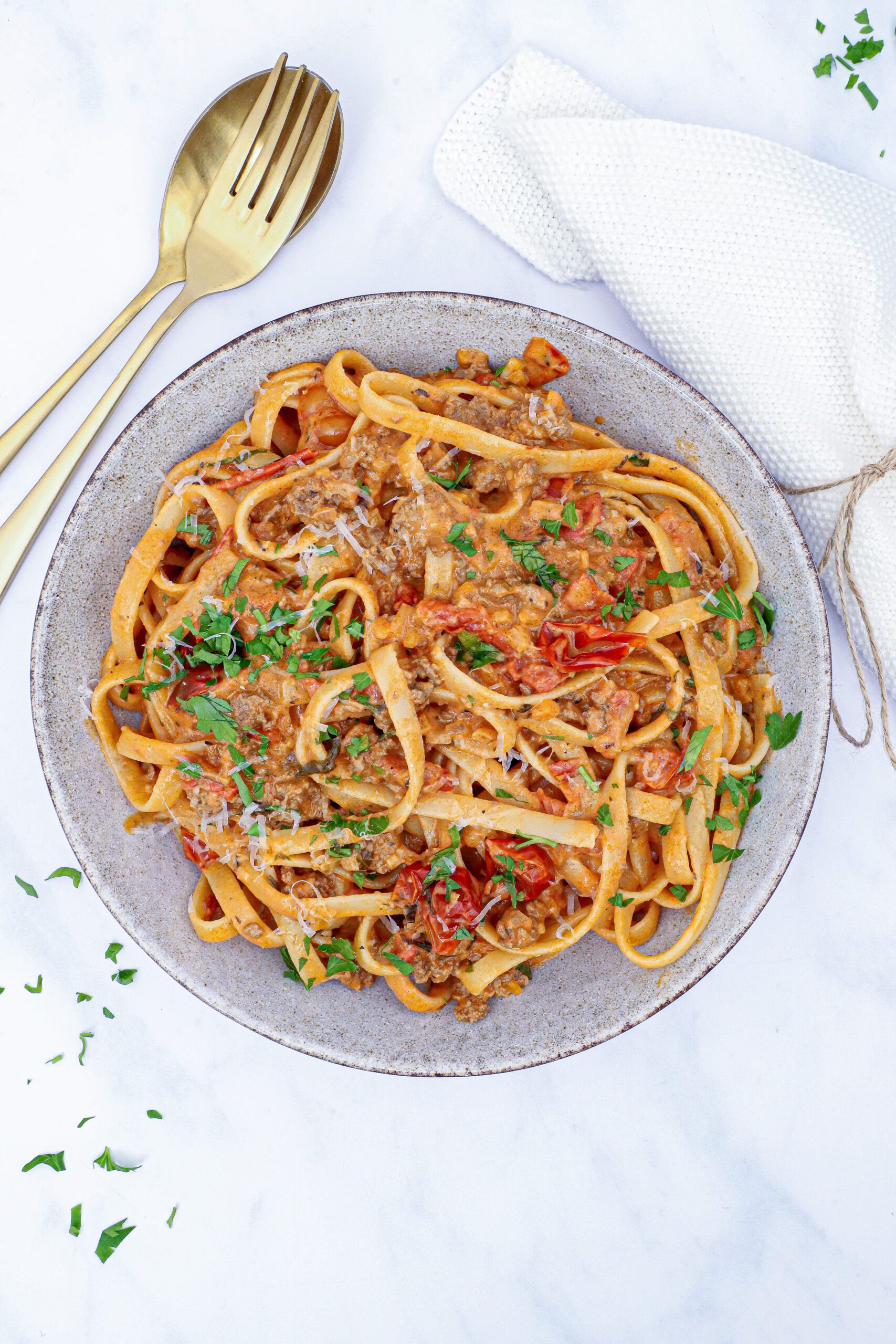 Bolognese med friske tomater - Opskrift på kødsauce med friske tomater