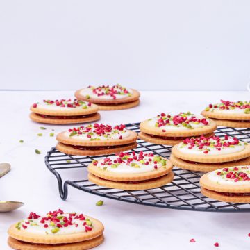 Hindbærsnitter - Opskrift på hindbærsnitter med hjemmelavet marmelade.
