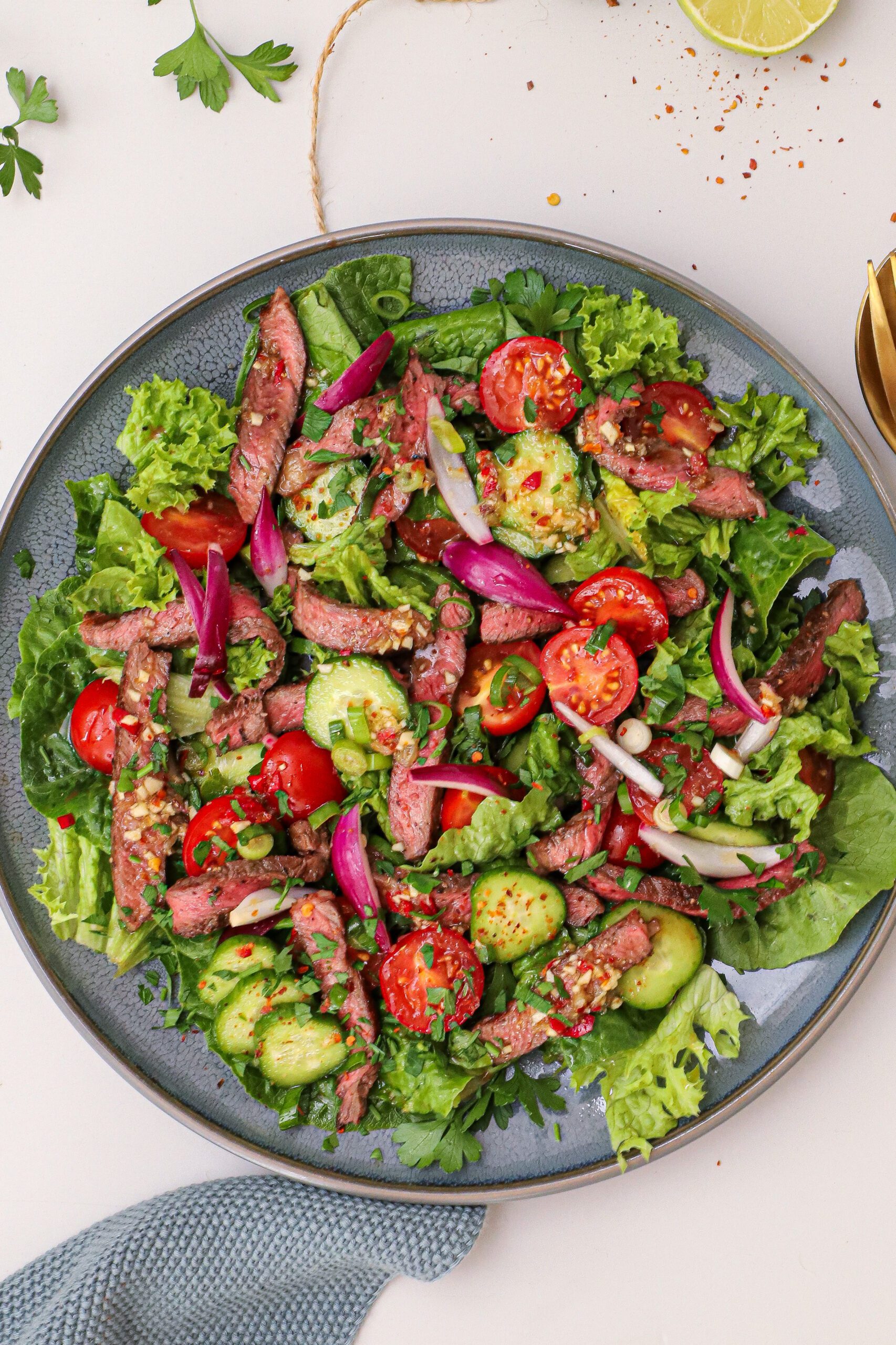 Thai beef salad - Opskrift på thai inspireret bøfsalat