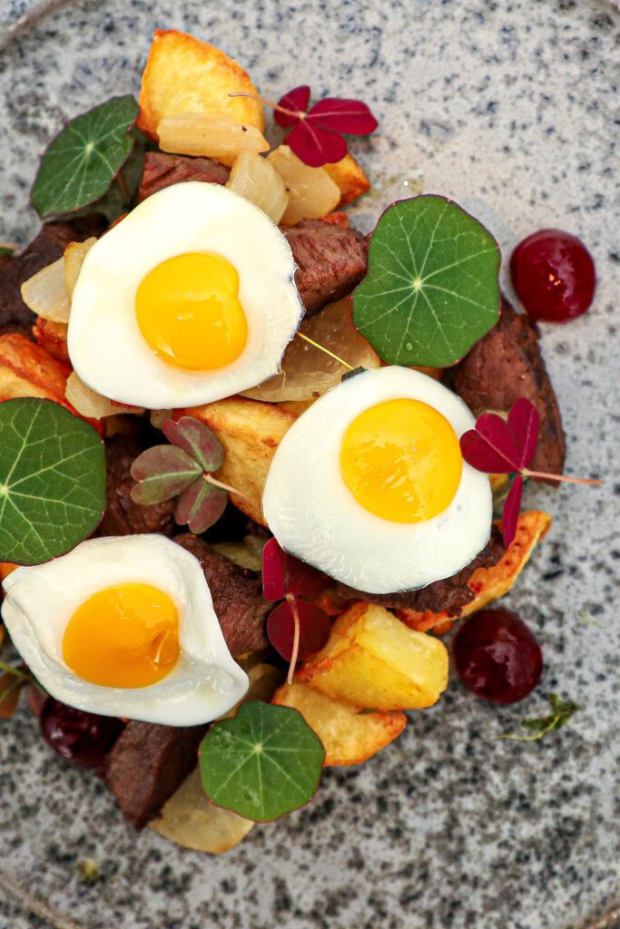 Gourmet biksemad - Opskrift med oksemørbrad, vagtelæg og bearnaise