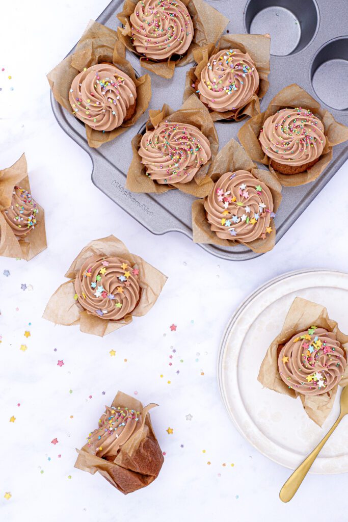 Kanelmuffins med kaffefrosting - Opskrift på kanelkage muffins
