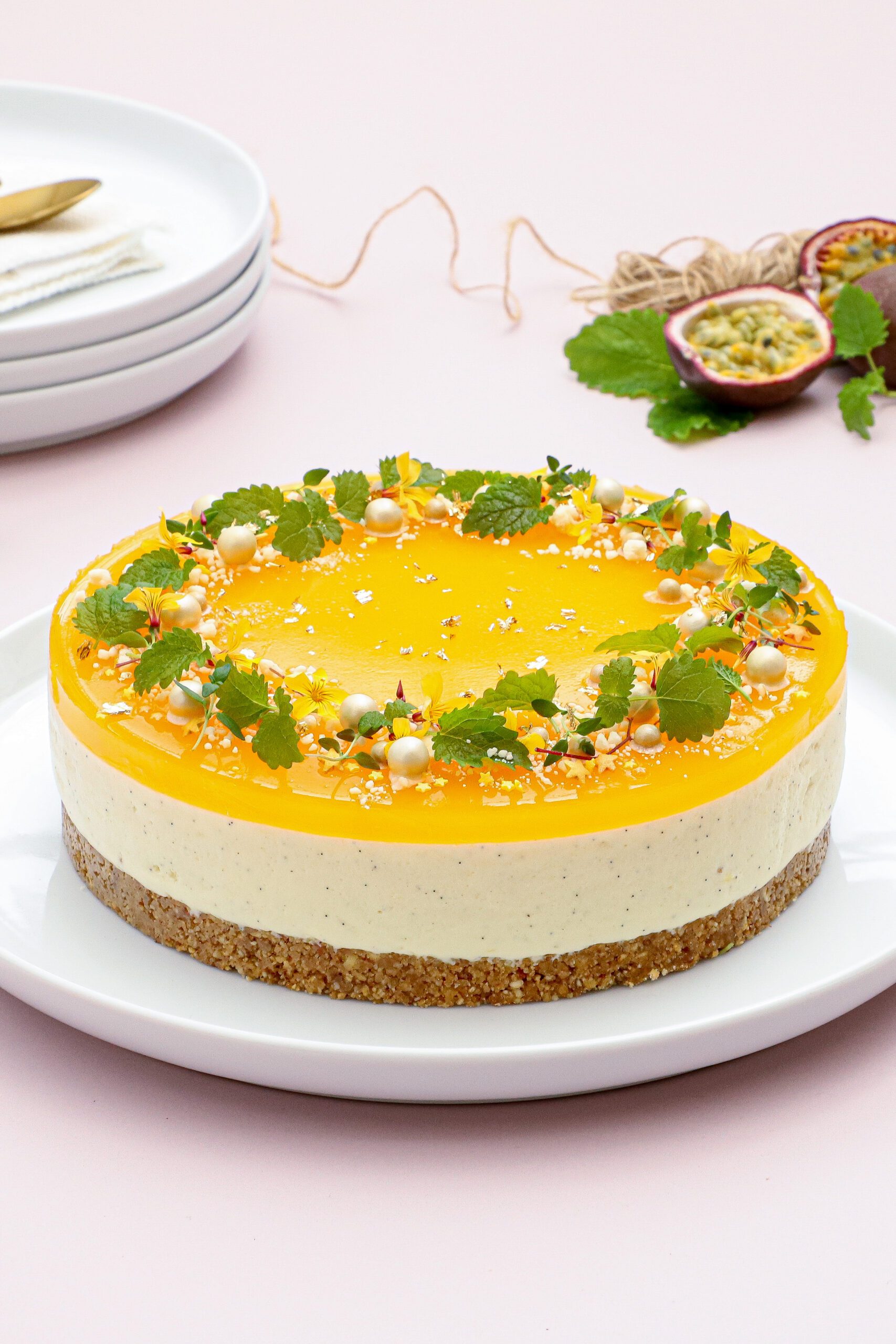Cheesecake med hvid chokolade og passionsfrugt - Opskrift på cheesecake