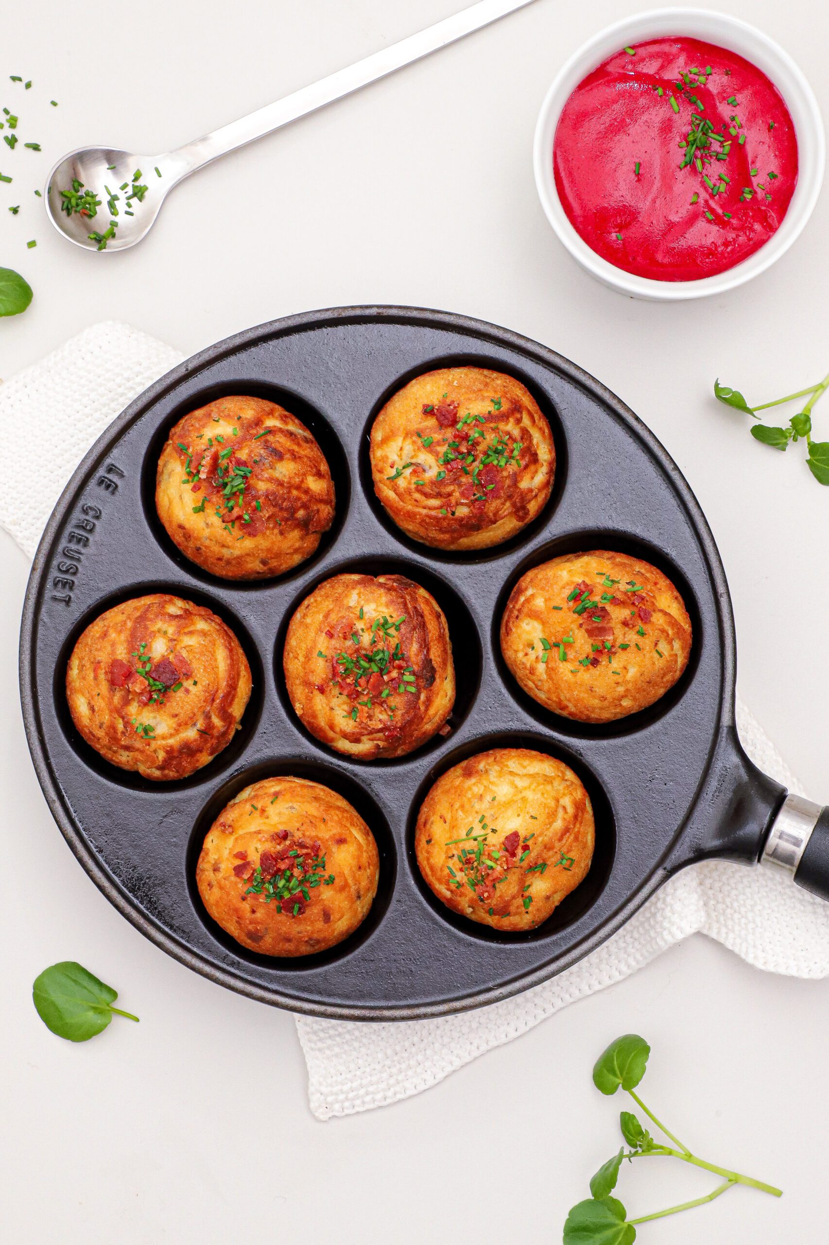 Salte æbleskiver med bacon - Opskrift på mad-æbleskiver