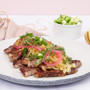 Sliced bøf med bløde løg - Opskrift på bøf med bløde løg