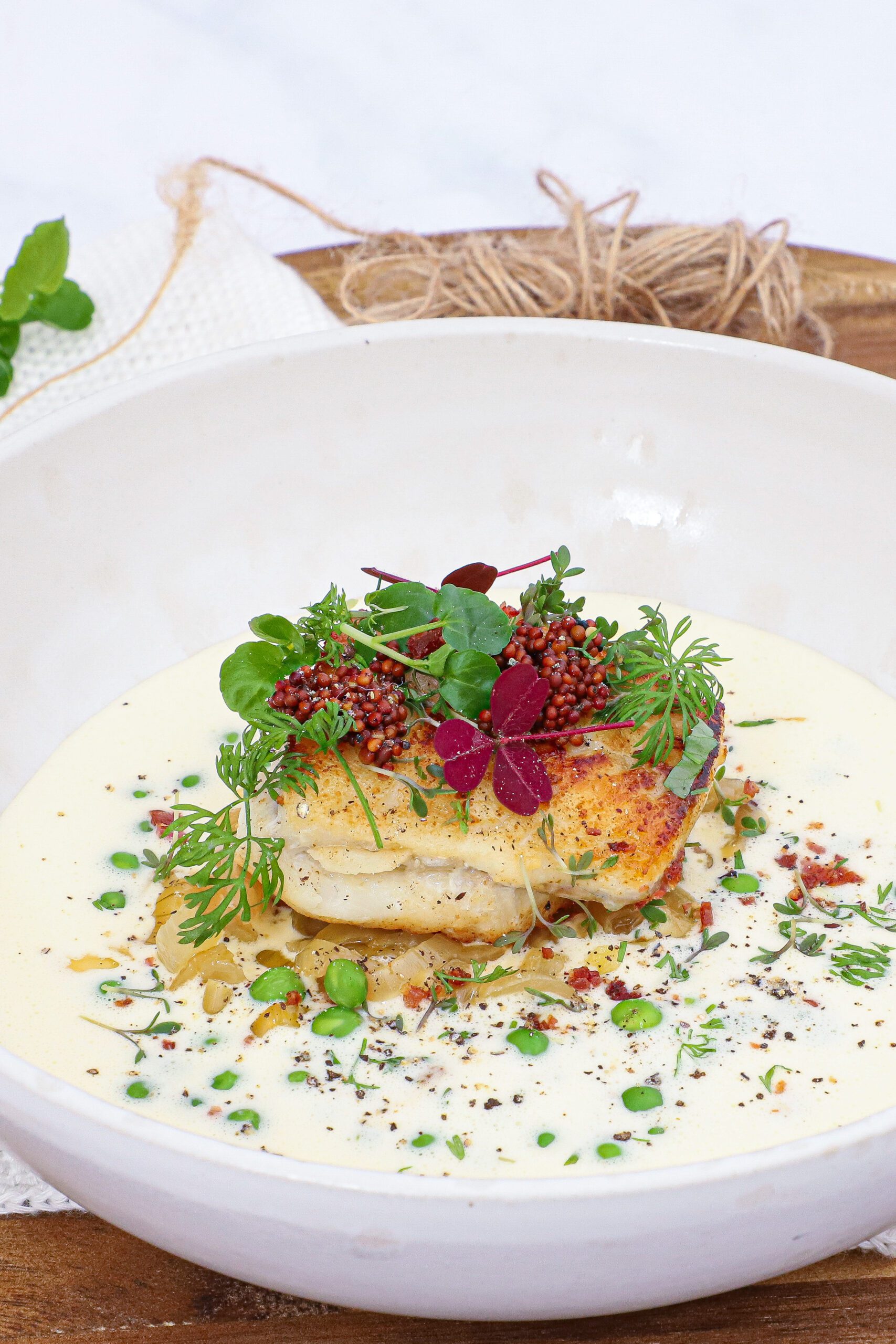 Stegt pighvar med sauce blanquette - Opskrift på ristet pighvar
