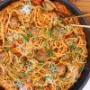 Pasta med kødboller i cremet tomatsauce - Opskrift på pasta med kødboller