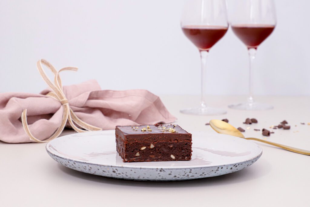 Espresso brownie med chokolade ganache - Opskrift på konfektkage