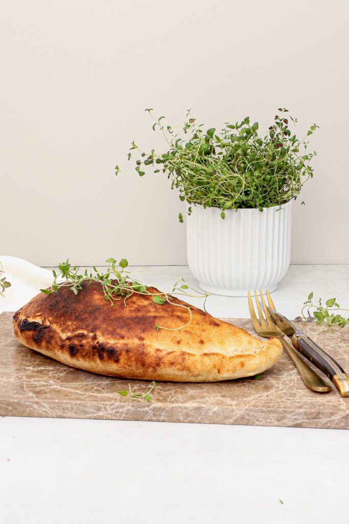 Calzone med spaghetti, kylling, svampe - Opskrift på calzone