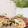 Calzone med spaghetti, kylling, svampe - Opskrift på calzone