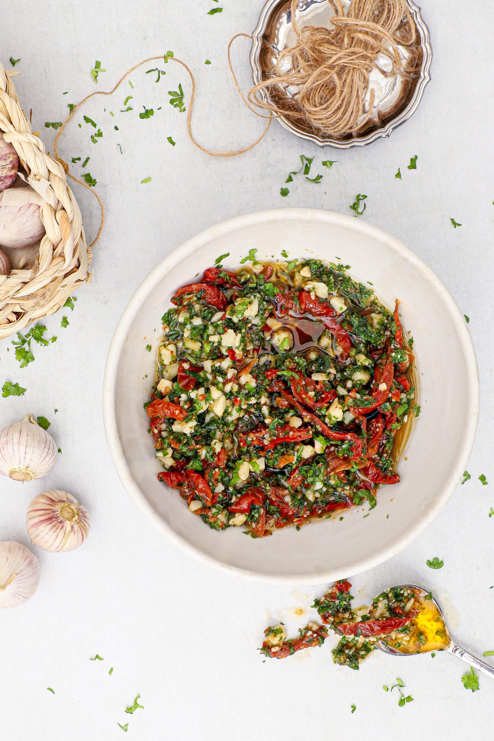 Marinade med soltørrede tomater - Opskrift på nem marinade
