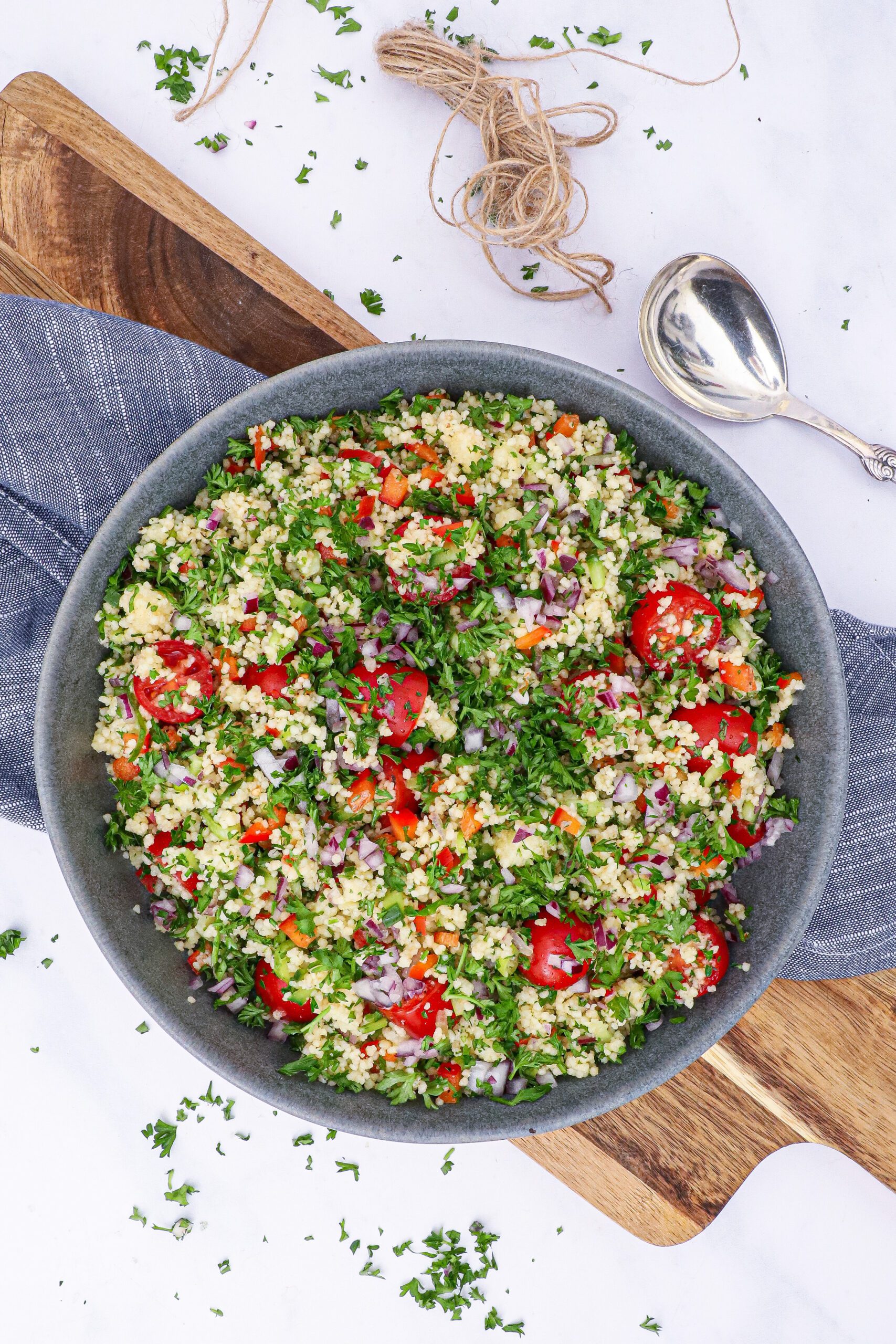 Couscous salat - Opskrift på couscous salat med grøntsager