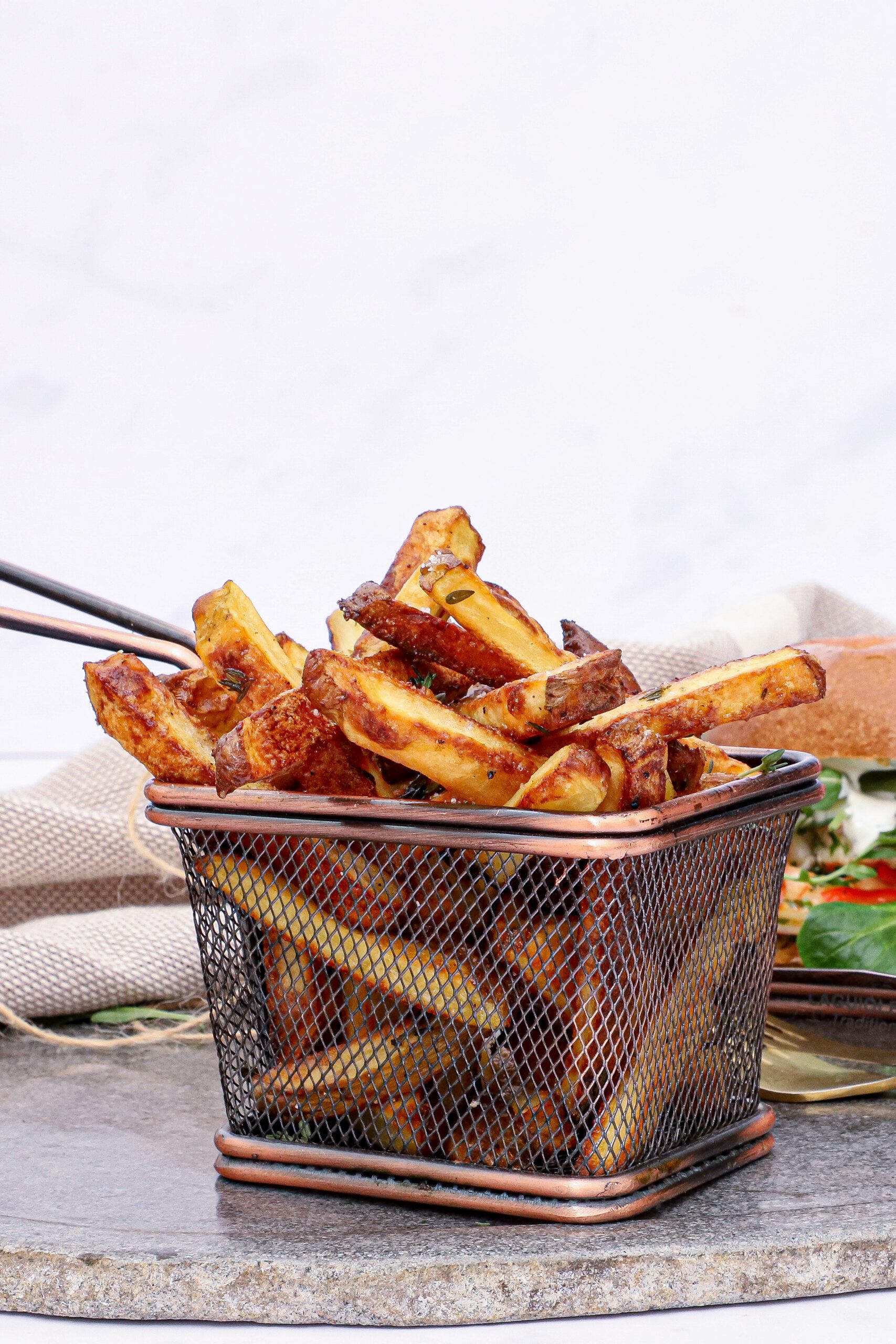 Sprøde pommes frites i ovnen - Opskrift på hjemmelavede pommes frites