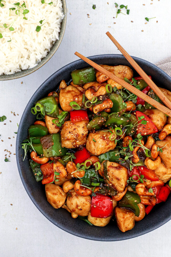 Asiatisk stir fry med kylling og grønt - Stir fry chicken cashew