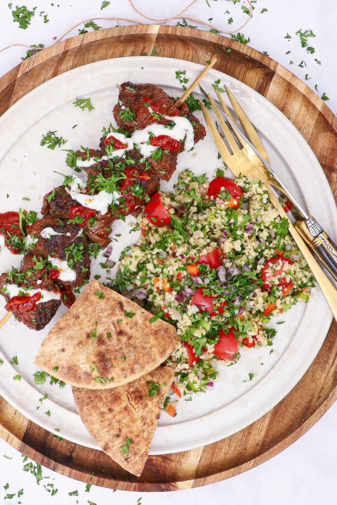 Kebab spyd med couscous salat - Opskrift på shawarma