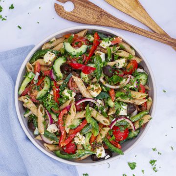 Græsk pastasalat - Opskrift på pastasalat a la græsk salat