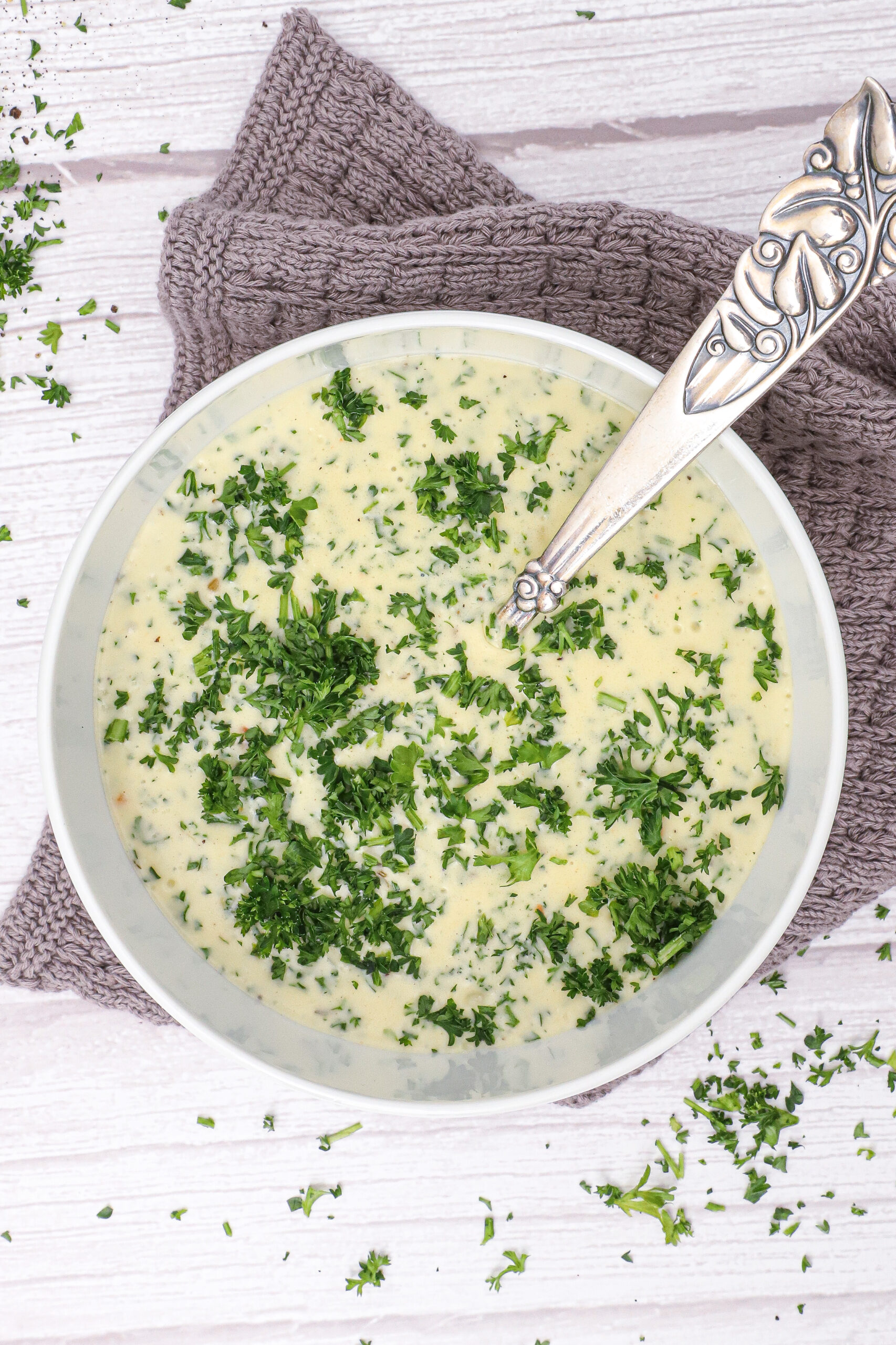Persillesauce - Opskrift på nem persillesovs - Opbagt sauce