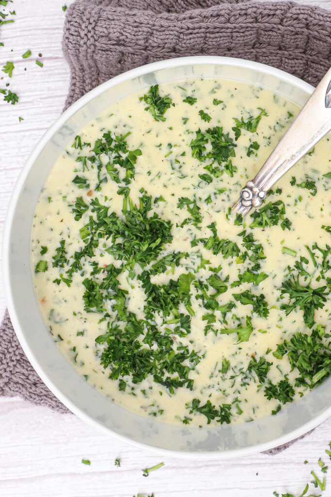 Persillesauce - Opskrift på nem persillesovs - Opbagt sauce