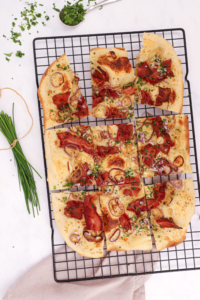 Tarte Flambée - Fransk pizza - Opskrift på Flammkuchen