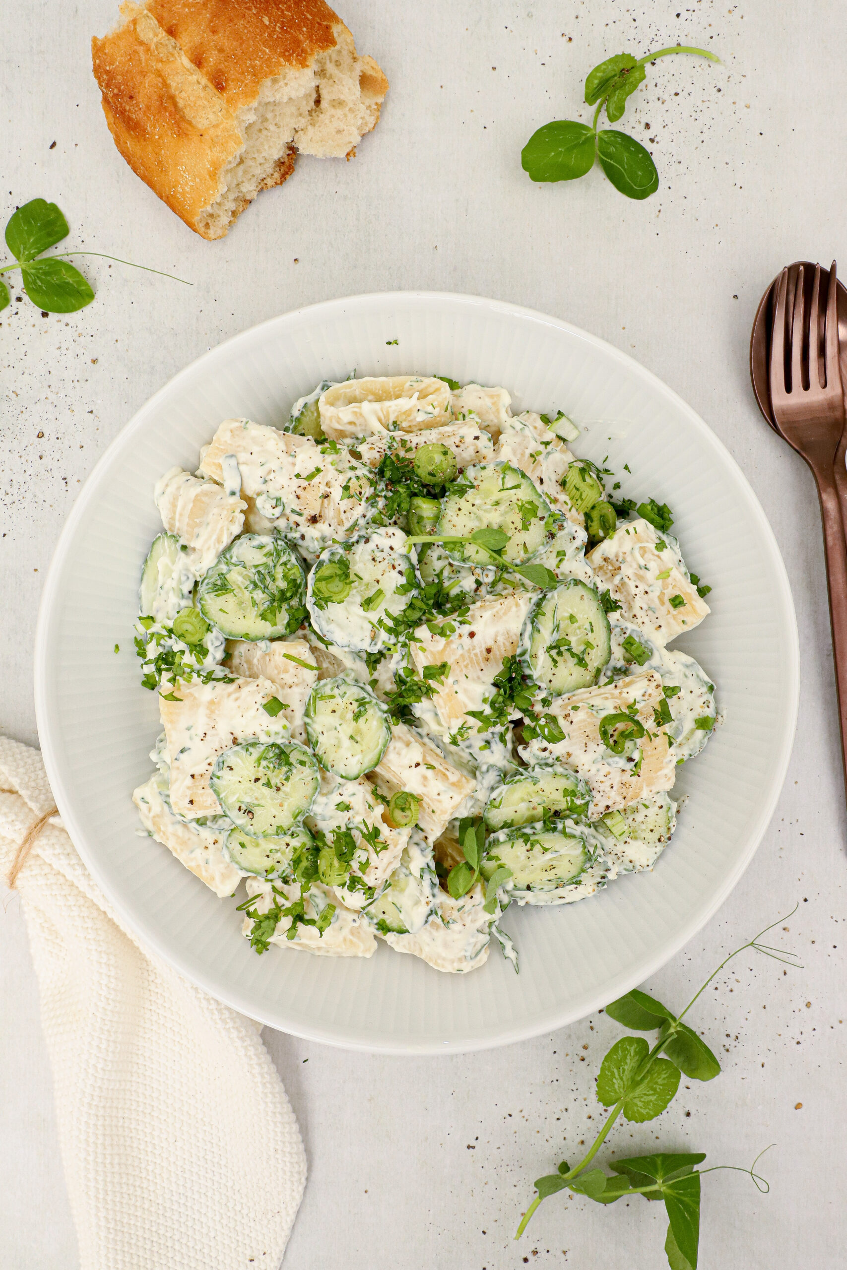 Tzatziki pastasalat - Opskrift på pastasalat med tzatziki