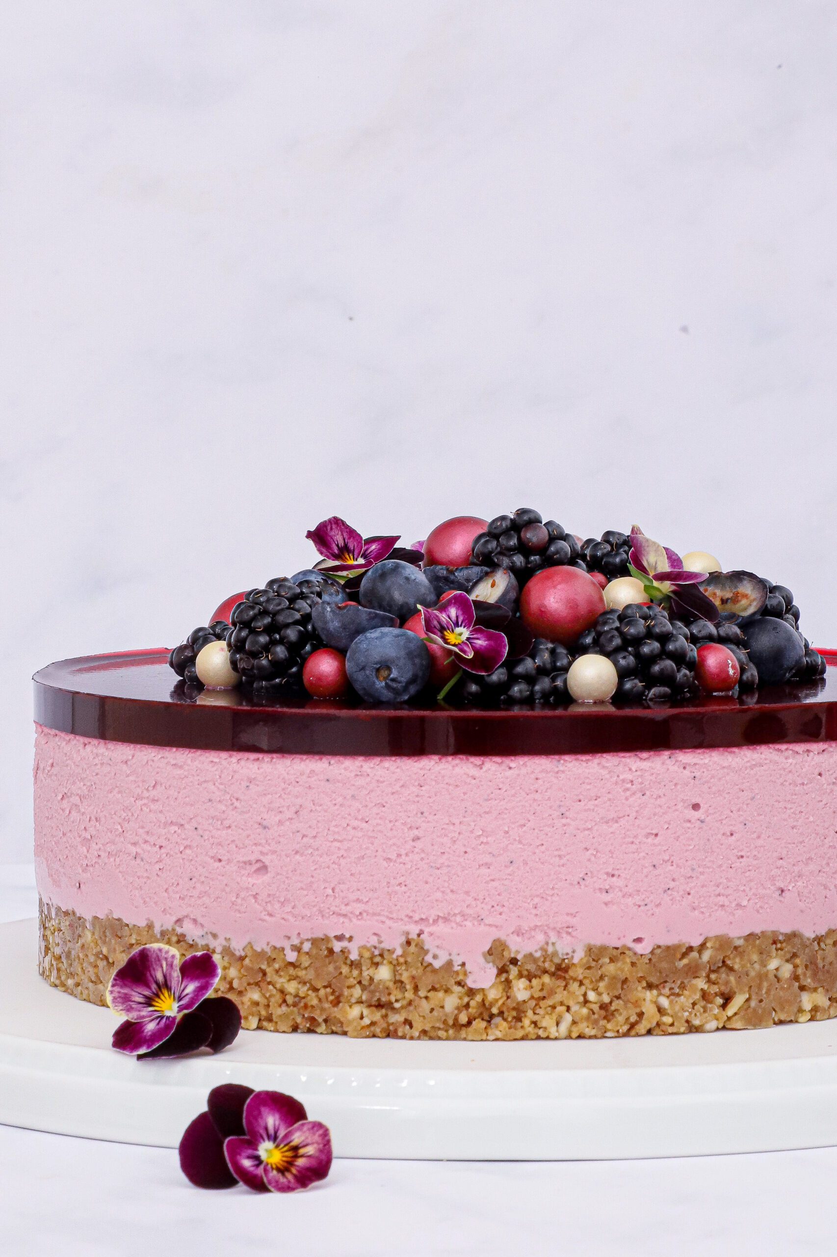 Brombærcheesecake - Opskrift på cheesecake med brombær